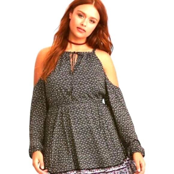 TORRID Plus Size High Neck Cold Shoulder Mini Boo Hoo Dress Size 3X - Picture 2 of 15